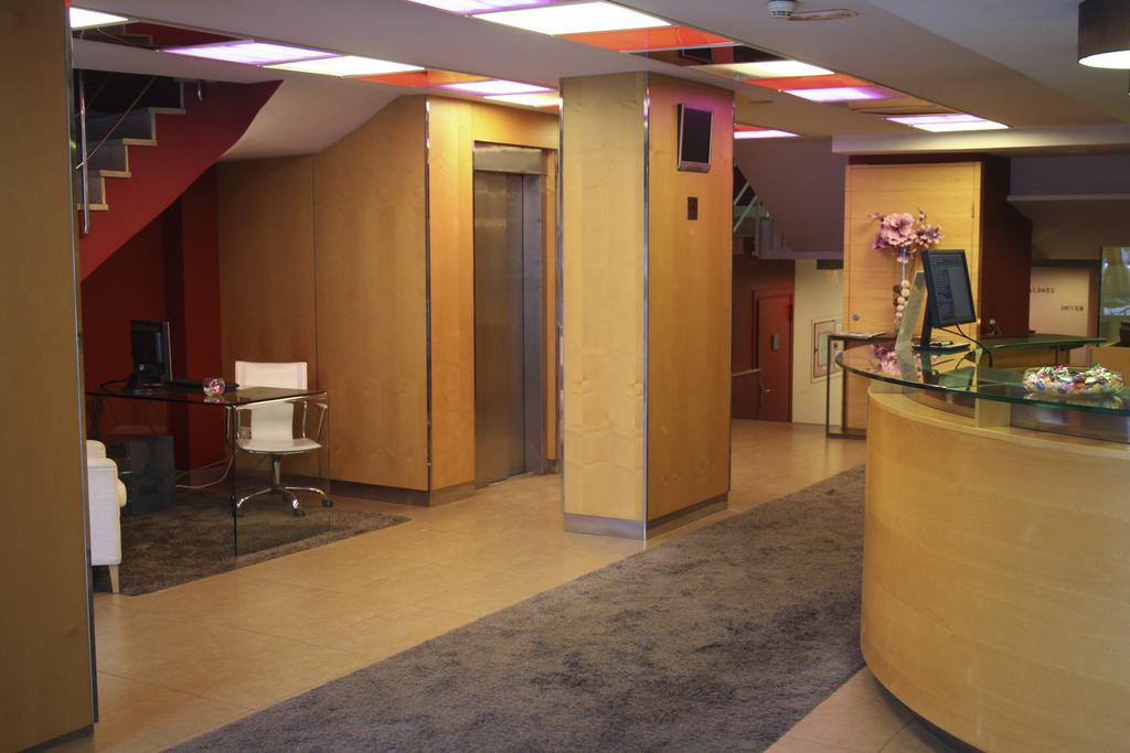Hotel Abbot Barcelona Ngoại thất bức ảnh