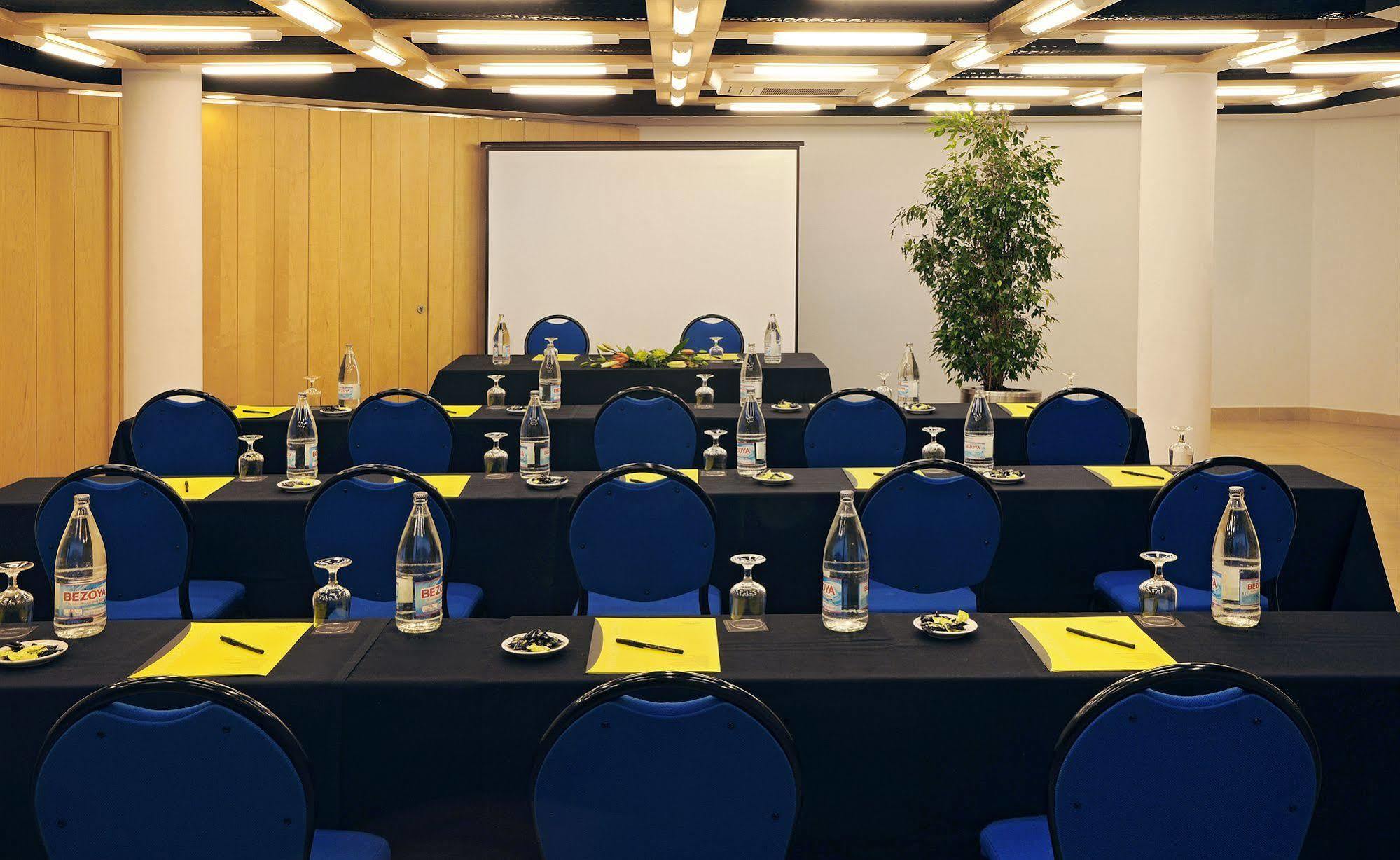 Hotel Abbot Barcelona Ngoại thất bức ảnh